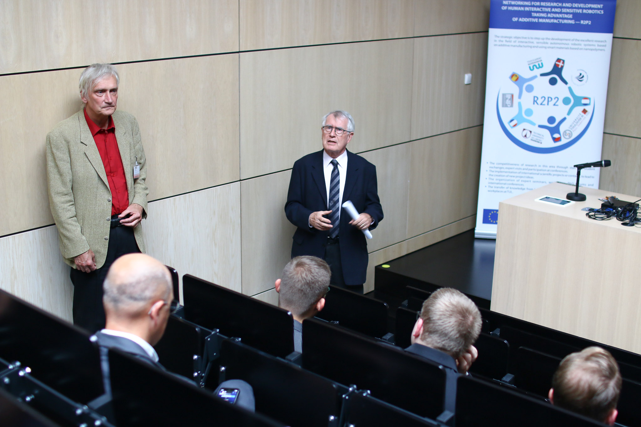 (right to left) prof. MUDr. Karel Cvachovec, CSc., MBA, Dean of the Faculty of Health Studies and prof. Ing. Aleš Richter, CSc., Vice-Dean for Science and Research of the Faculty of Health Studies